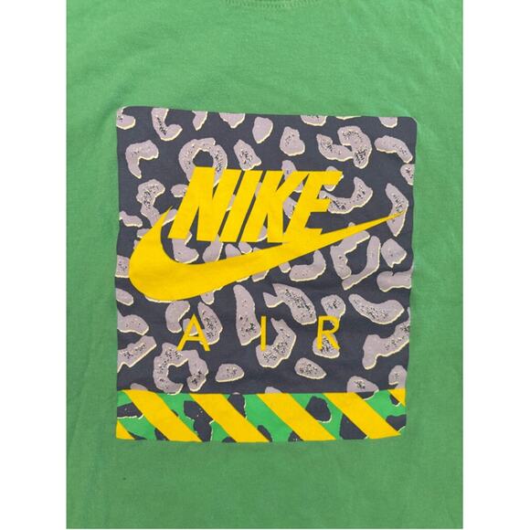 Men's Nike Green Graphic T-Shirt Size L - Picture 6 of 9